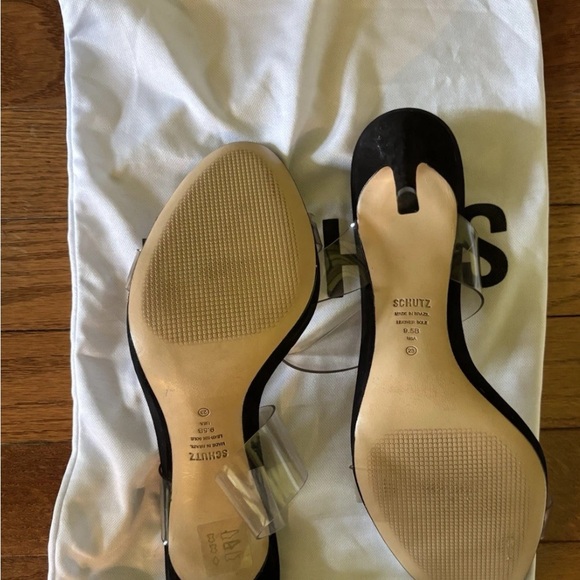 SCHUTZ Black and White Heels Elegant Design